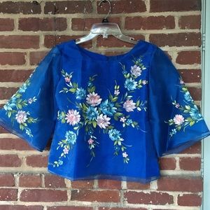 Filipiniana kimona (traditional formal wear)